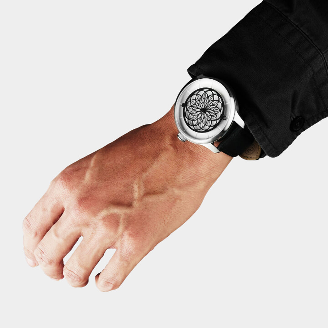 Humism 42mm】時をアートに昇華する、オートマチック腕時計
