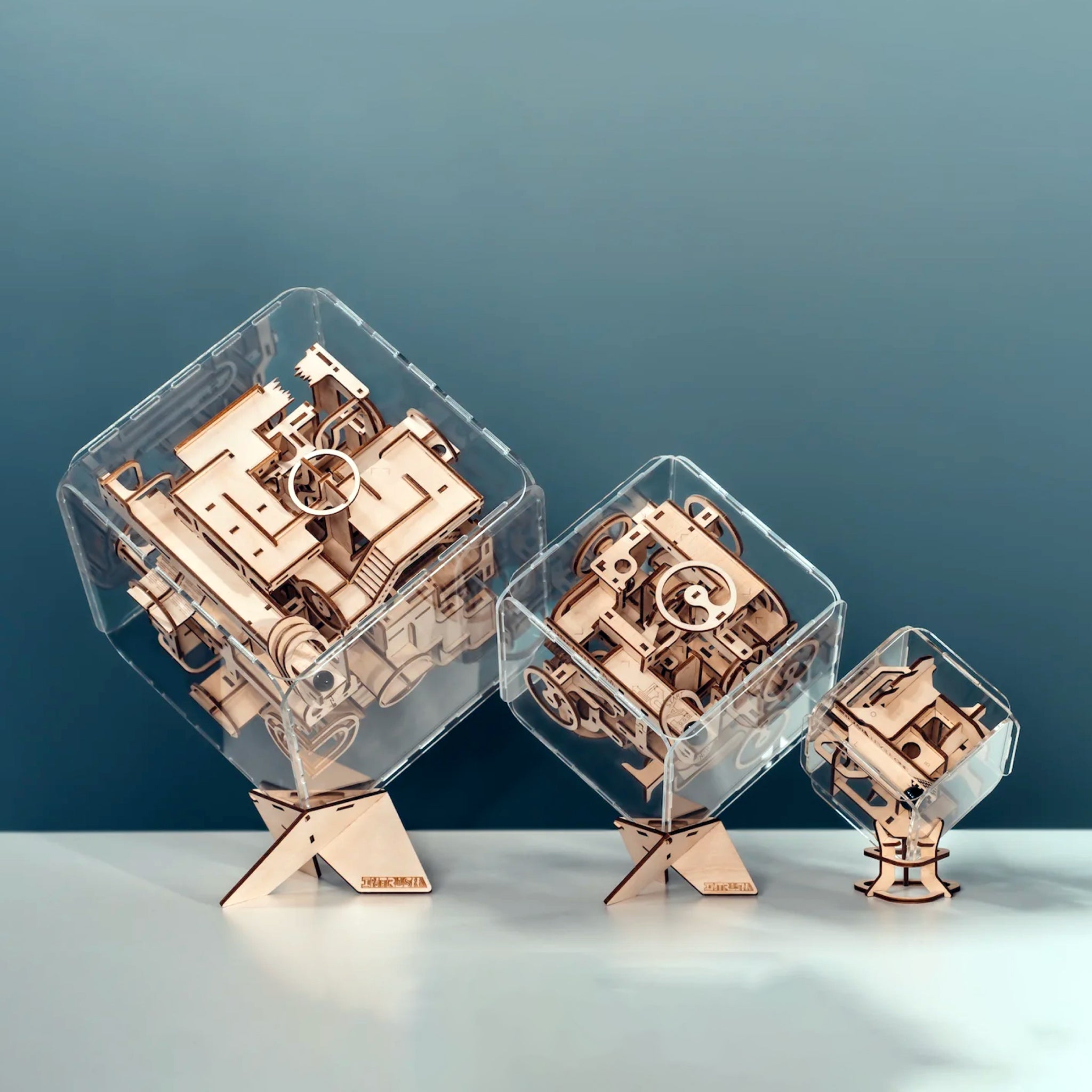 Intrism Mini 3D木製パズル 大人向け 挑戦的な大理石の迷路パズルゲーム 頭の体操ギフト 6インチキューブパズルボックス 130ピース付き 米国製 並行輸入品 Intrism Pro | 3D Wooden Puzzle for Adults