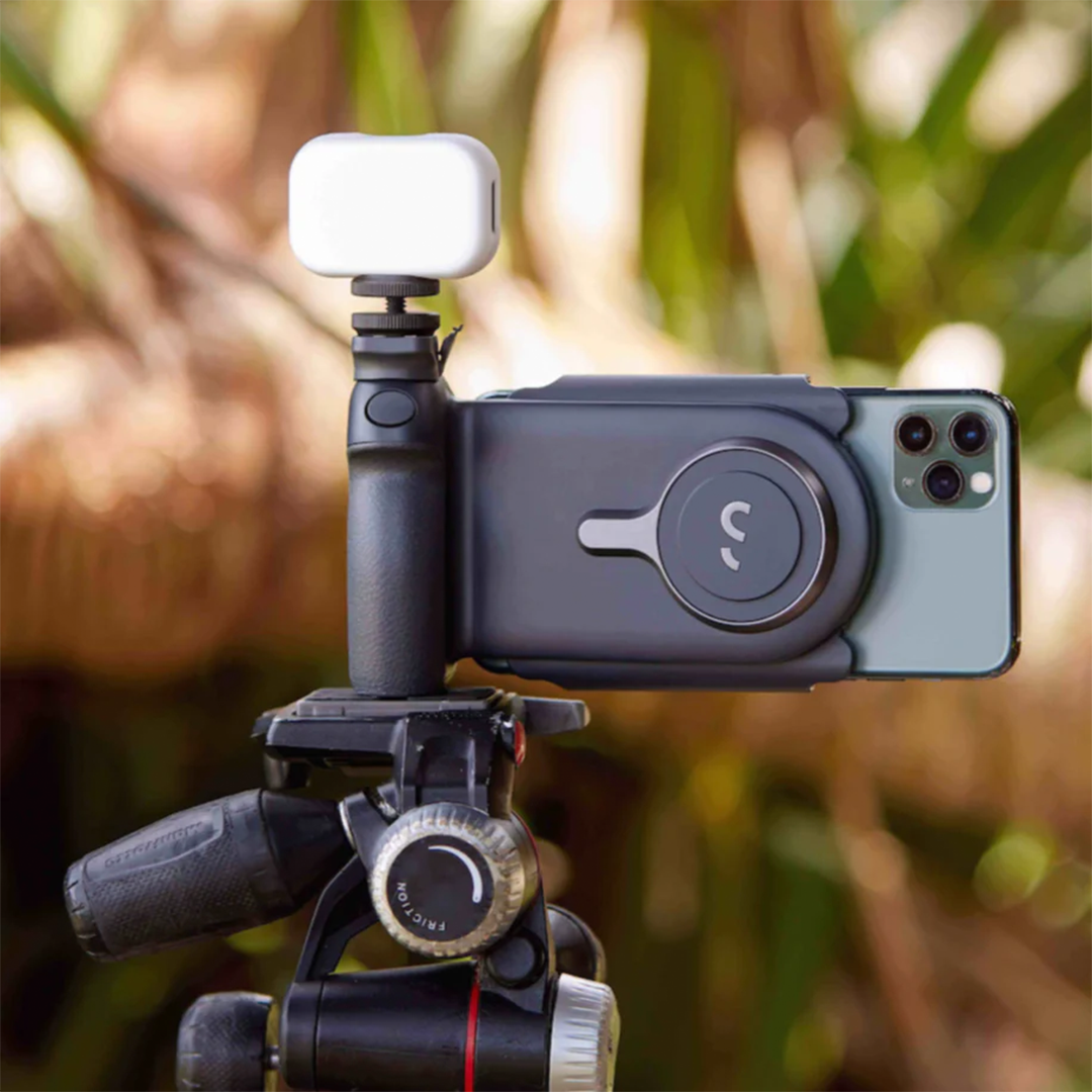 ProGrip スマホカメラの可能性を広げる多機能グリップ＆レンズ